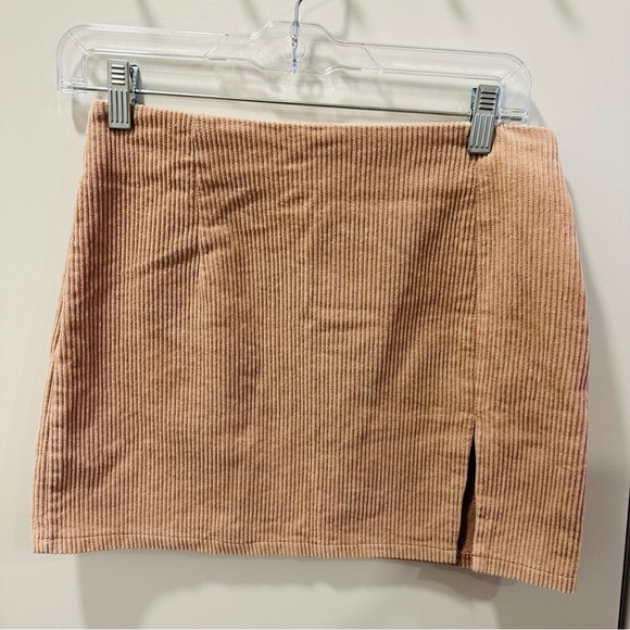 Princess Polly Dresses & Skirts - Princess Polly corduroy skirt